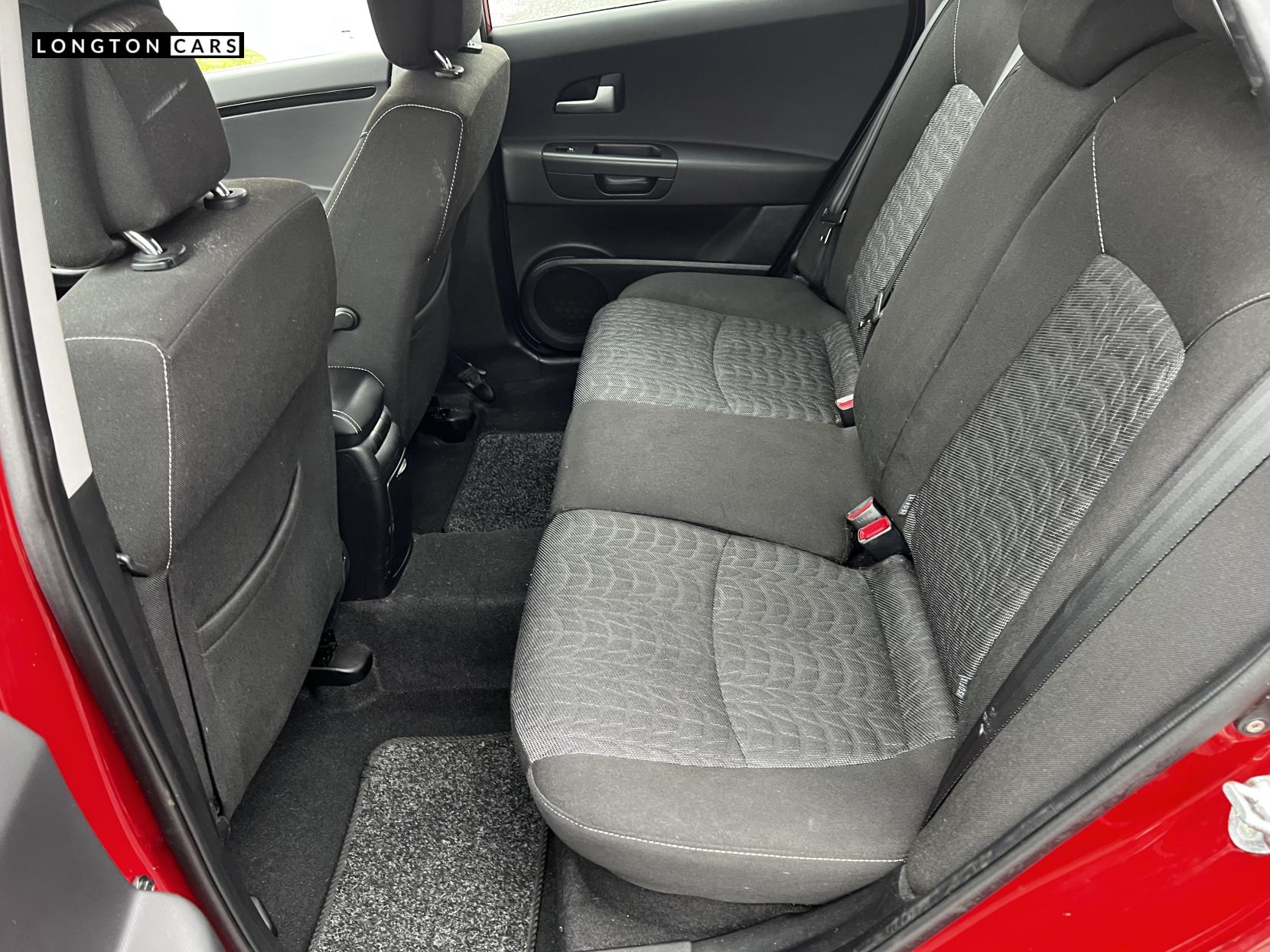 Kia Ceed 1.6 CRDi 3 Hatchback 5dr Diesel Manual Euro 5 (113 bhp)