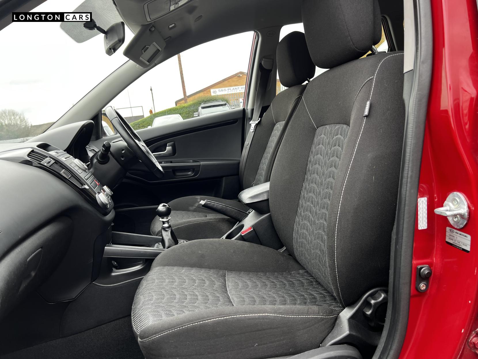 Kia Ceed 1.6 CRDi 3 Hatchback 5dr Diesel Manual Euro 5 (113 bhp)