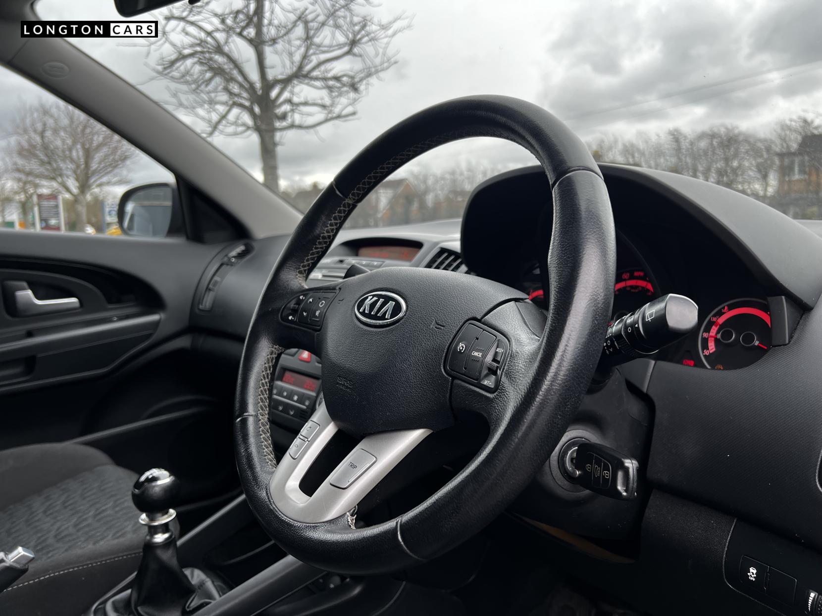 Kia Ceed 1.6 CRDi 3 Hatchback 5dr Diesel Manual Euro 5 (113 bhp)