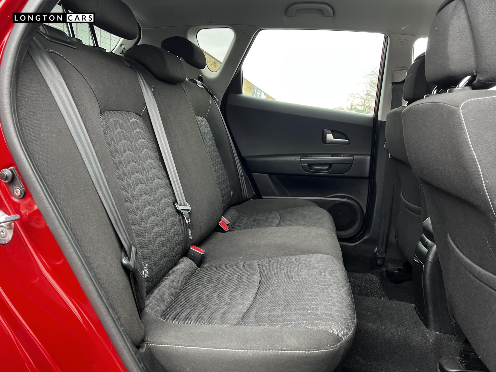 Kia Ceed 1.6 CRDi 3 Hatchback 5dr Diesel Manual Euro 5 (113 bhp)