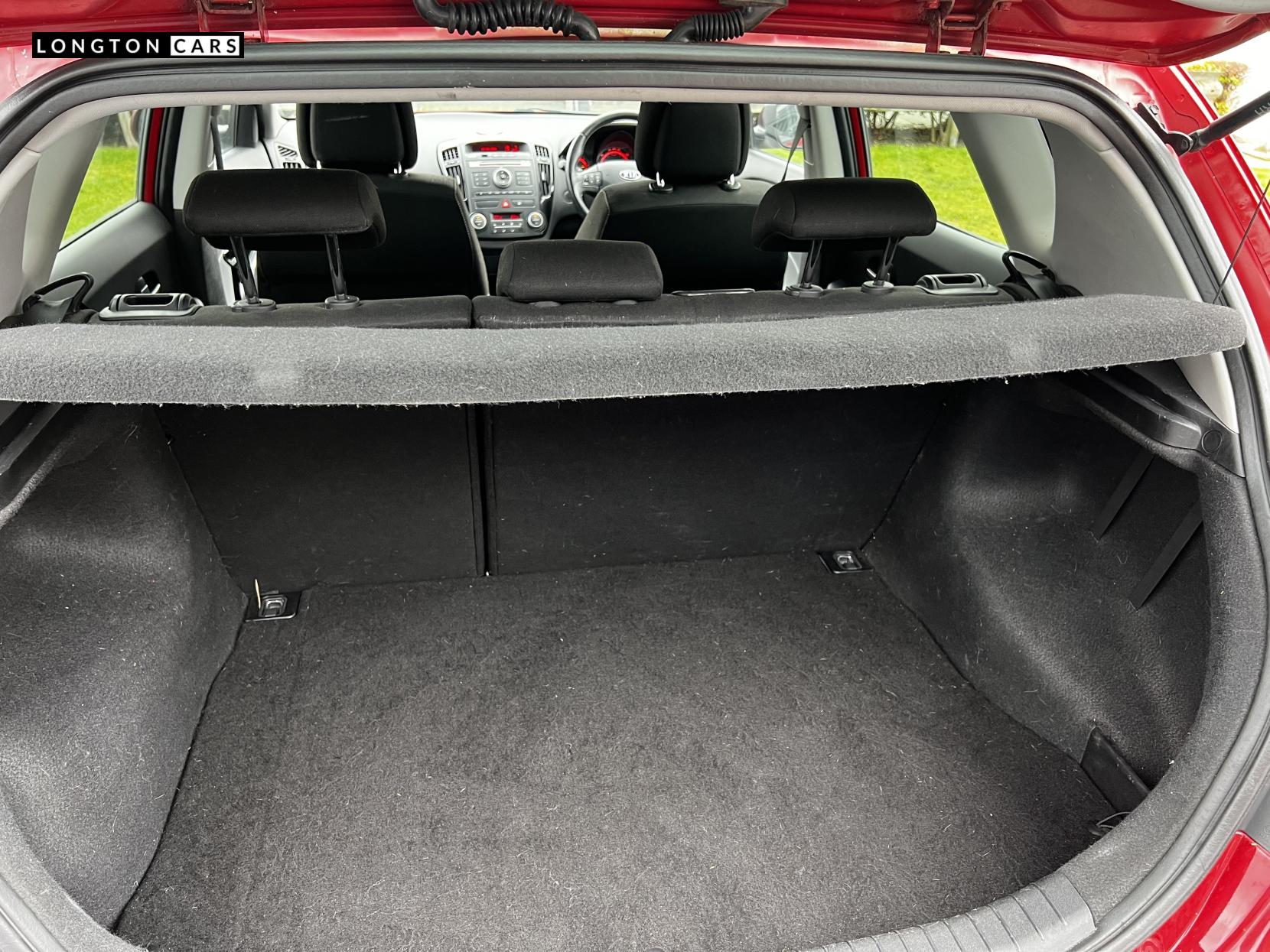 Kia Ceed 1.6 CRDi 3 Hatchback 5dr Diesel Manual Euro 5 (113 bhp)