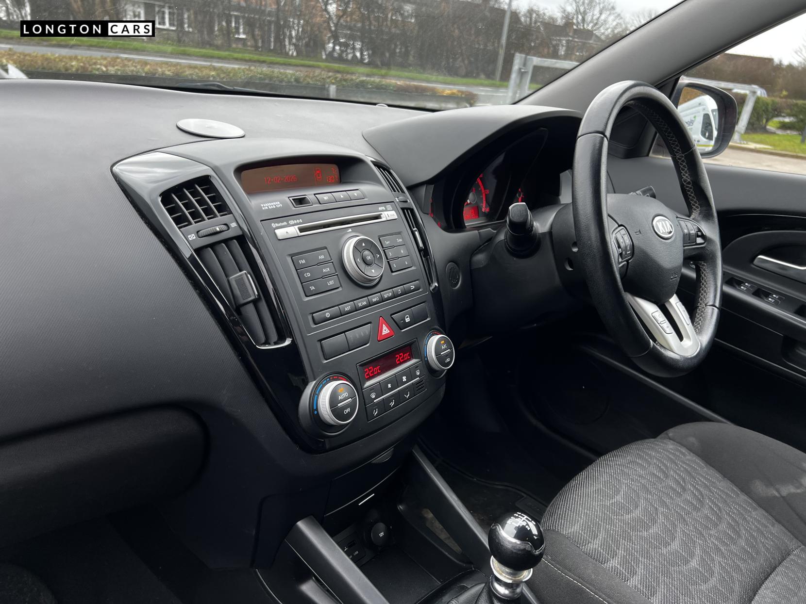 Kia Ceed 1.6 CRDi 3 Hatchback 5dr Diesel Manual Euro 5 (113 bhp)