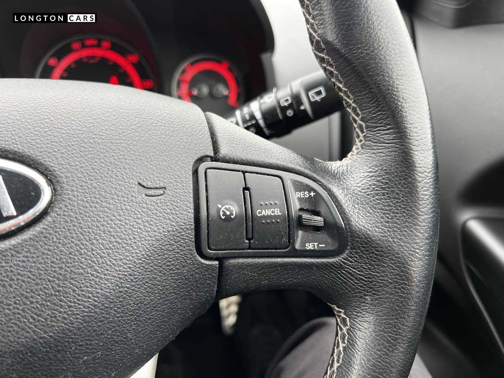 Kia Ceed 1.6 CRDi 3 Hatchback 5dr Diesel Manual Euro 5 (113 bhp)