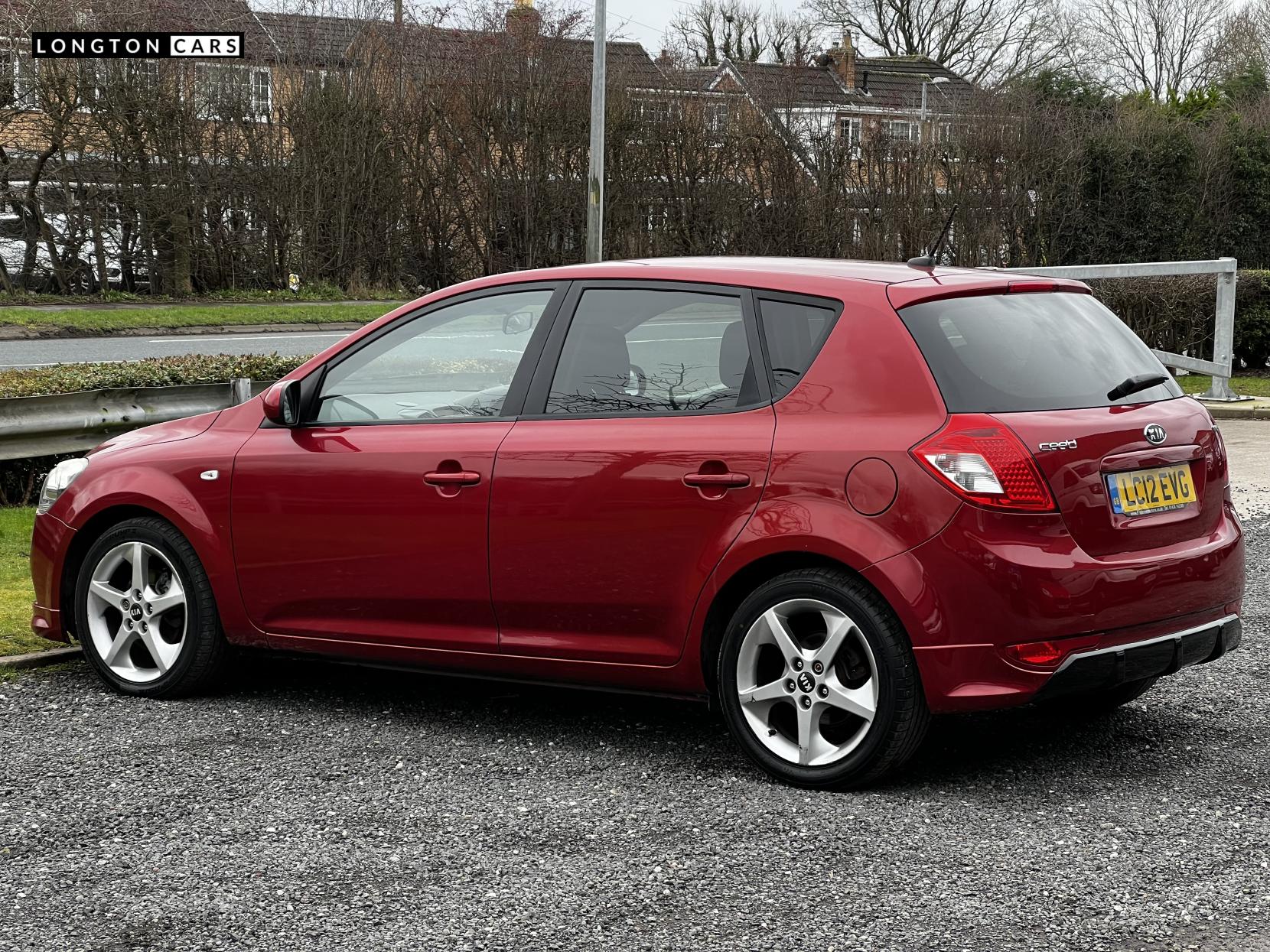 Kia Ceed 1.6 CRDi 3 Hatchback 5dr Diesel Manual Euro 5 (113 bhp)