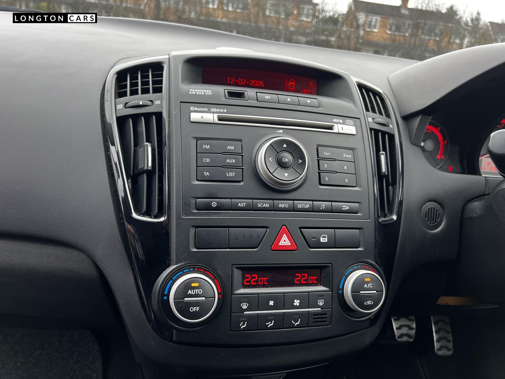 Kia Ceed 1.6 CRDi 3 Hatchback 5dr Diesel Manual Euro 5 (113 bhp)