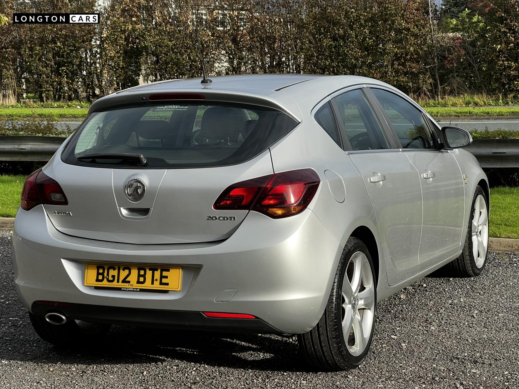Vauxhall Astra 2.0 CDTi ecoFLEX SRi Hatchback 5dr Diesel Manual Euro 5 (s/s) (165 ps)