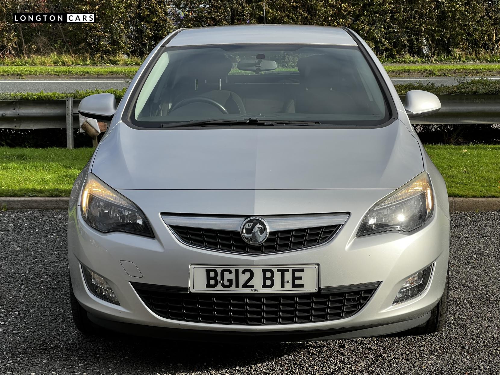 Vauxhall Astra 2.0 CDTi ecoFLEX SRi Hatchback 5dr Diesel Manual Euro 5 (s/s) (165 ps)