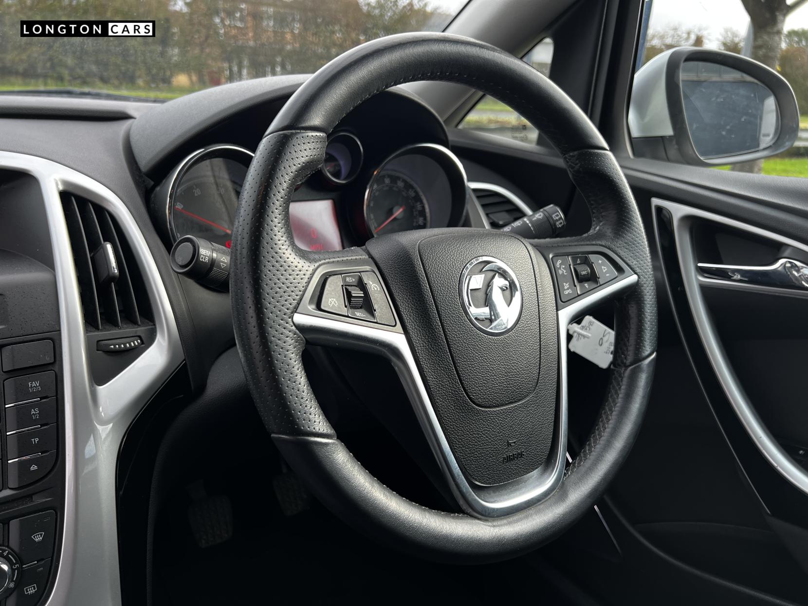 Vauxhall Astra 2.0 CDTi ecoFLEX SRi Hatchback 5dr Diesel Manual Euro 5 (s/s) (165 ps)