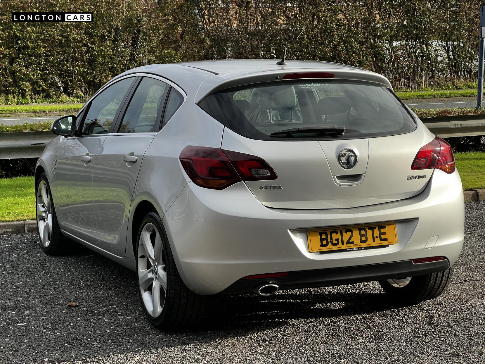 Vauxhall Astra 2.0 CDTi ecoFLEX SRi Hatchback 5dr Diesel Manual Euro 5 (s/s) (165 ps)
