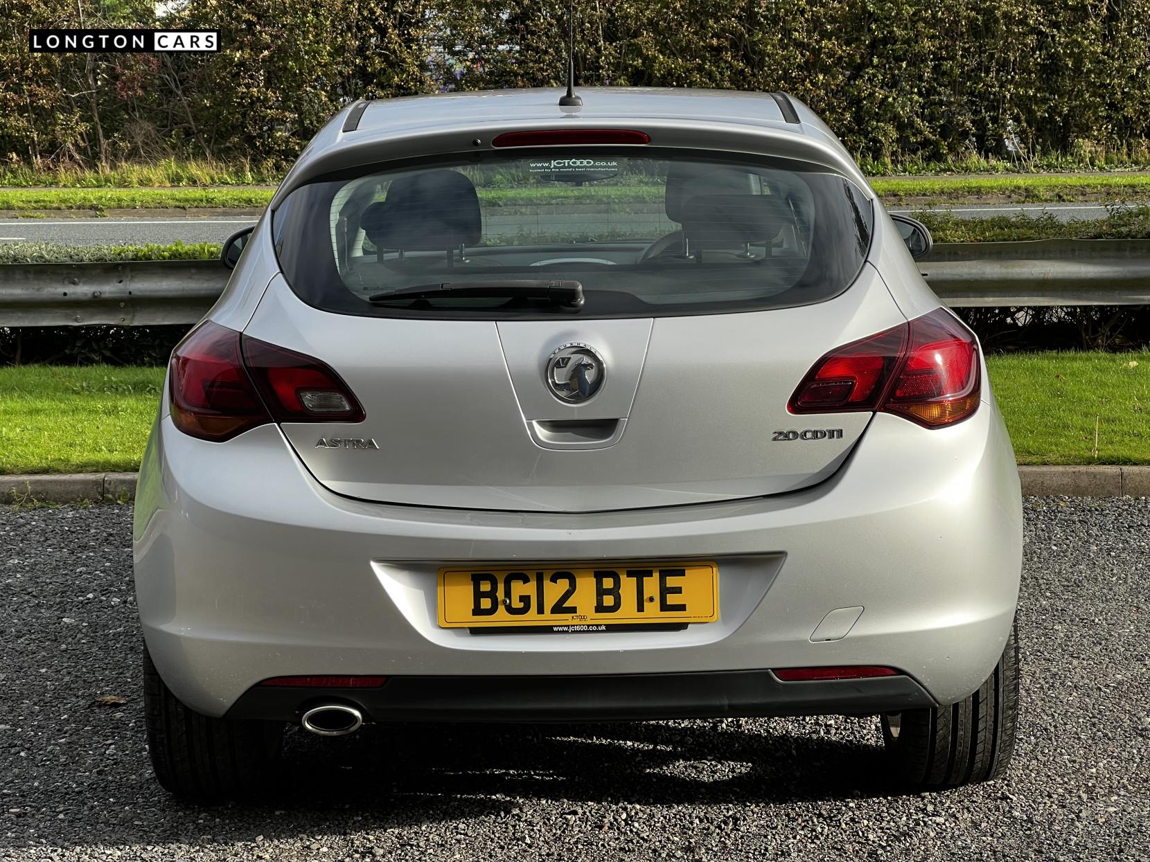Vauxhall Astra 2.0 CDTi ecoFLEX SRi Hatchback 5dr Diesel Manual Euro 5 (s/s) (165 ps)