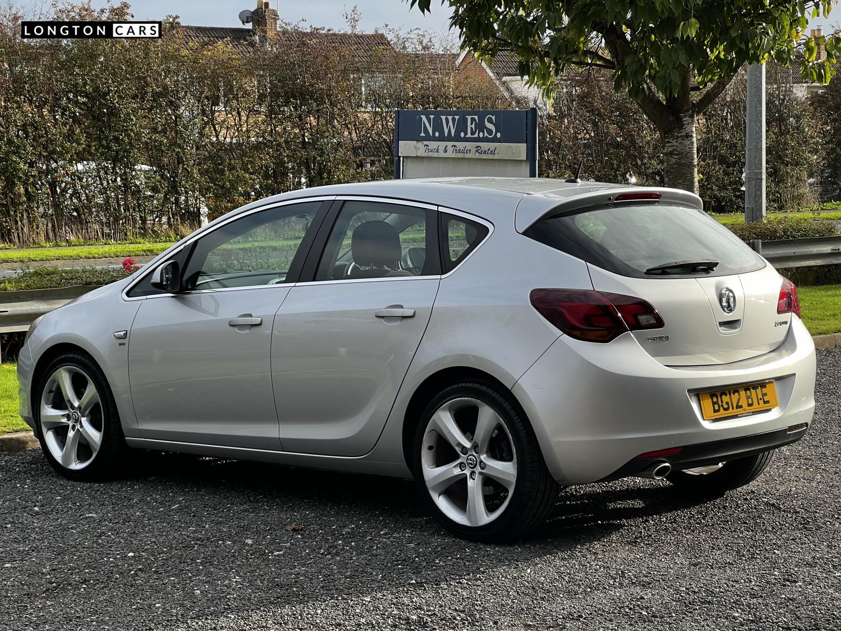 Vauxhall Astra 2.0 CDTi ecoFLEX SRi Hatchback 5dr Diesel Manual Euro 5 (s/s) (165 ps)