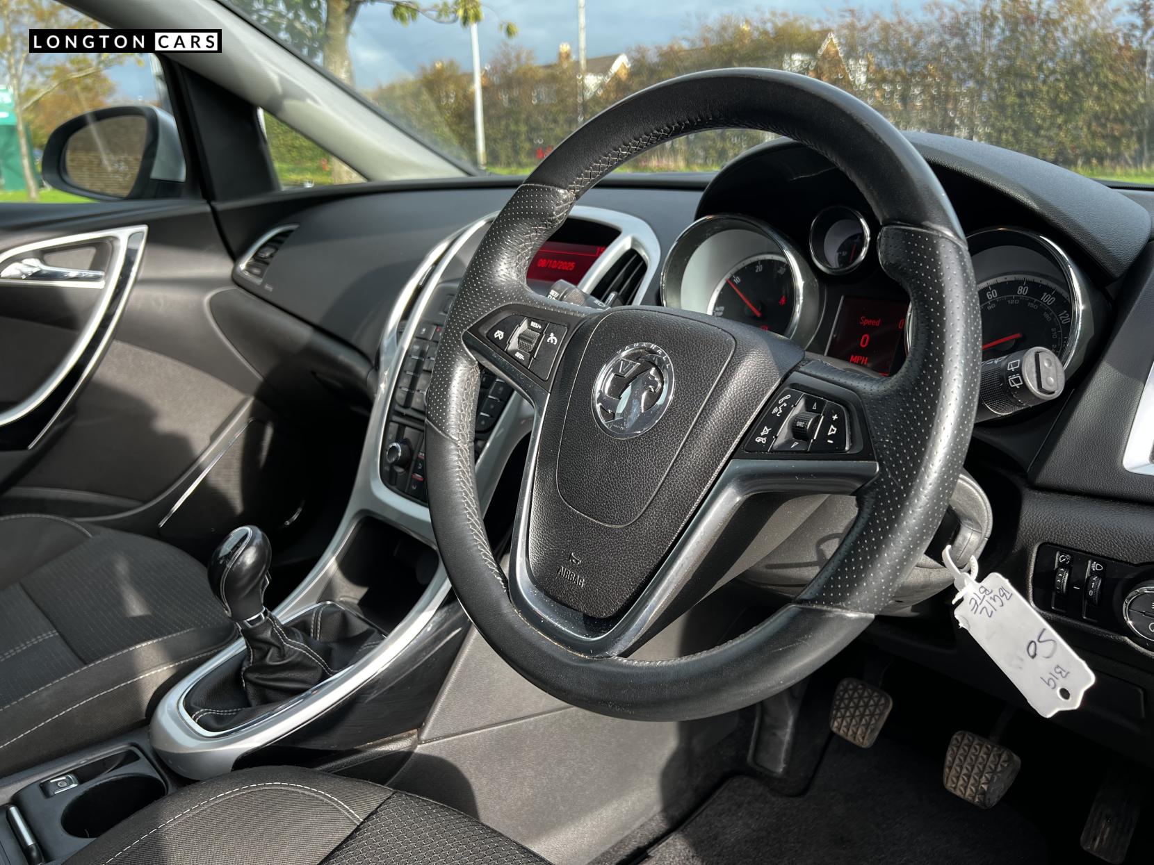Vauxhall Astra 2.0 CDTi ecoFLEX SRi Hatchback 5dr Diesel Manual Euro 5 (s/s) (165 ps)