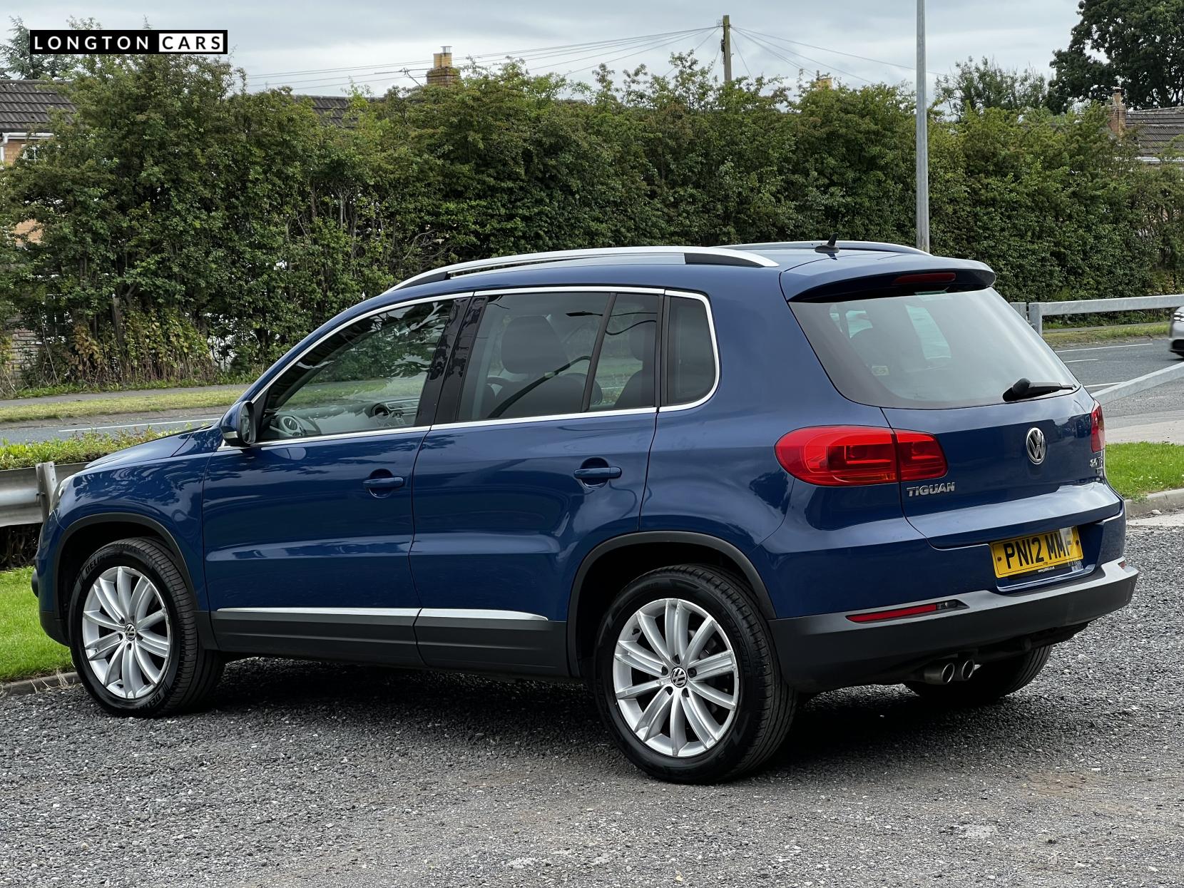 Volkswagen Tiguan 2.0 TDI Sport SUV 5dr Diesel Manual 4WD Euro 5 (170 ps)