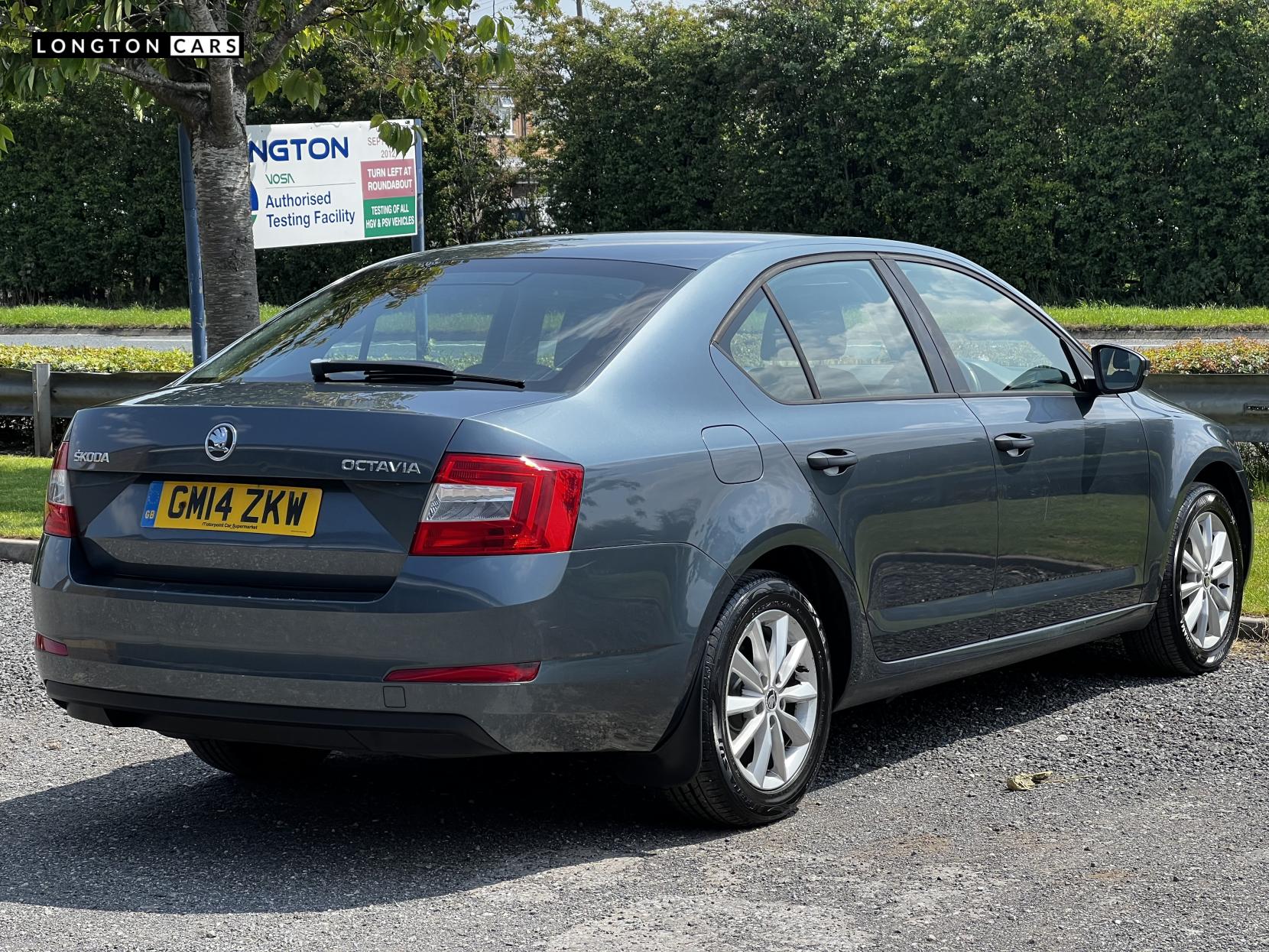 Skoda Octavia 1.6 TDI S Hatchback 5dr Diesel Manual Euro 5 (s/s) (105 ps)