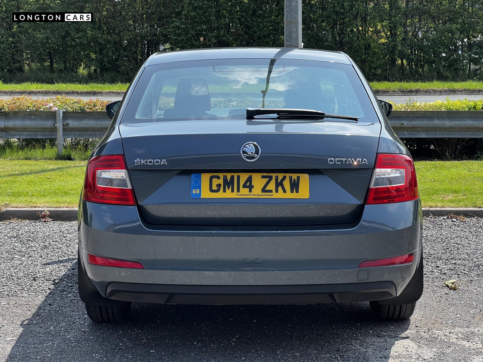 Skoda Octavia 1.6 TDI S Hatchback 5dr Diesel Manual Euro 5 (s/s) (105 ps)