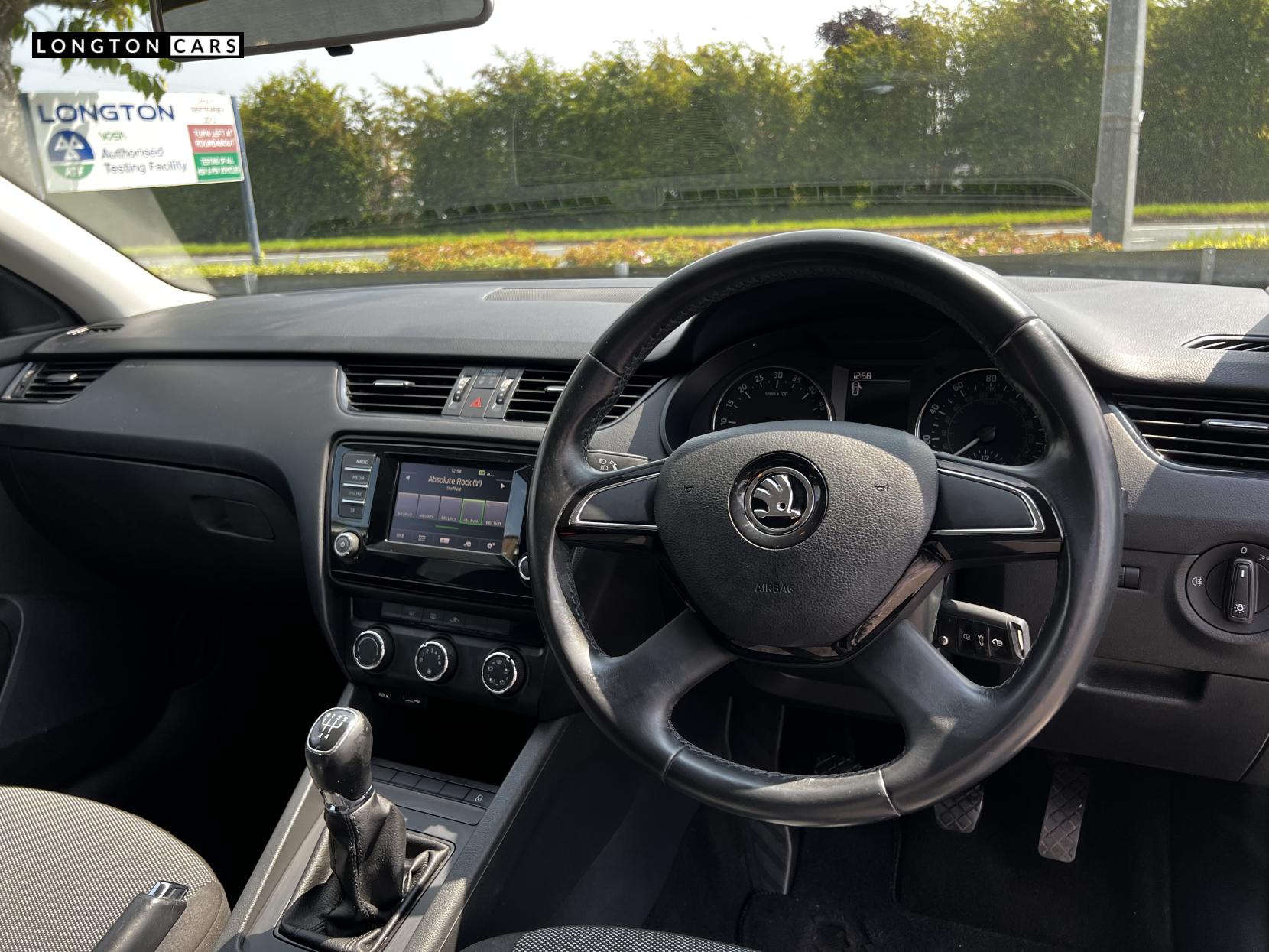 Skoda Octavia 1.6 TDI S Hatchback 5dr Diesel Manual Euro 5 (s/s) (105 ps)