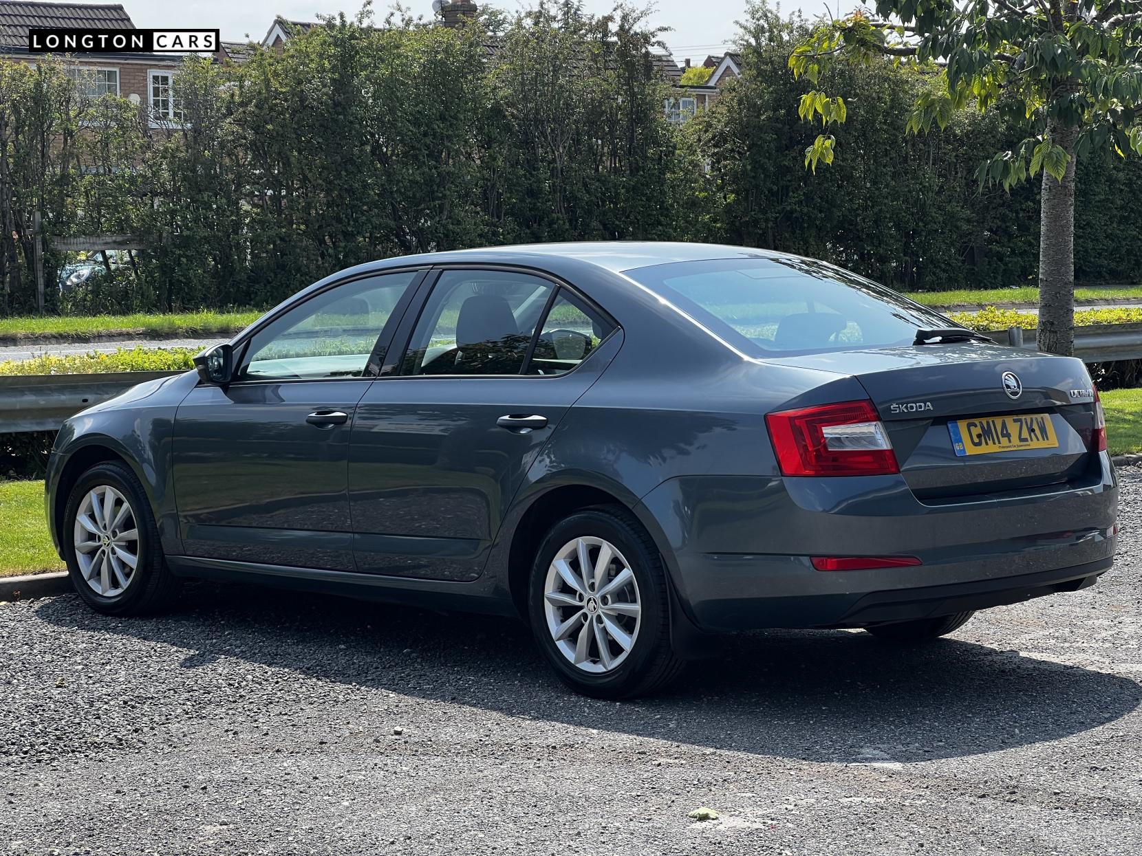 Skoda Octavia 1.6 TDI S Hatchback 5dr Diesel Manual Euro 5 (s/s) (105 ps)