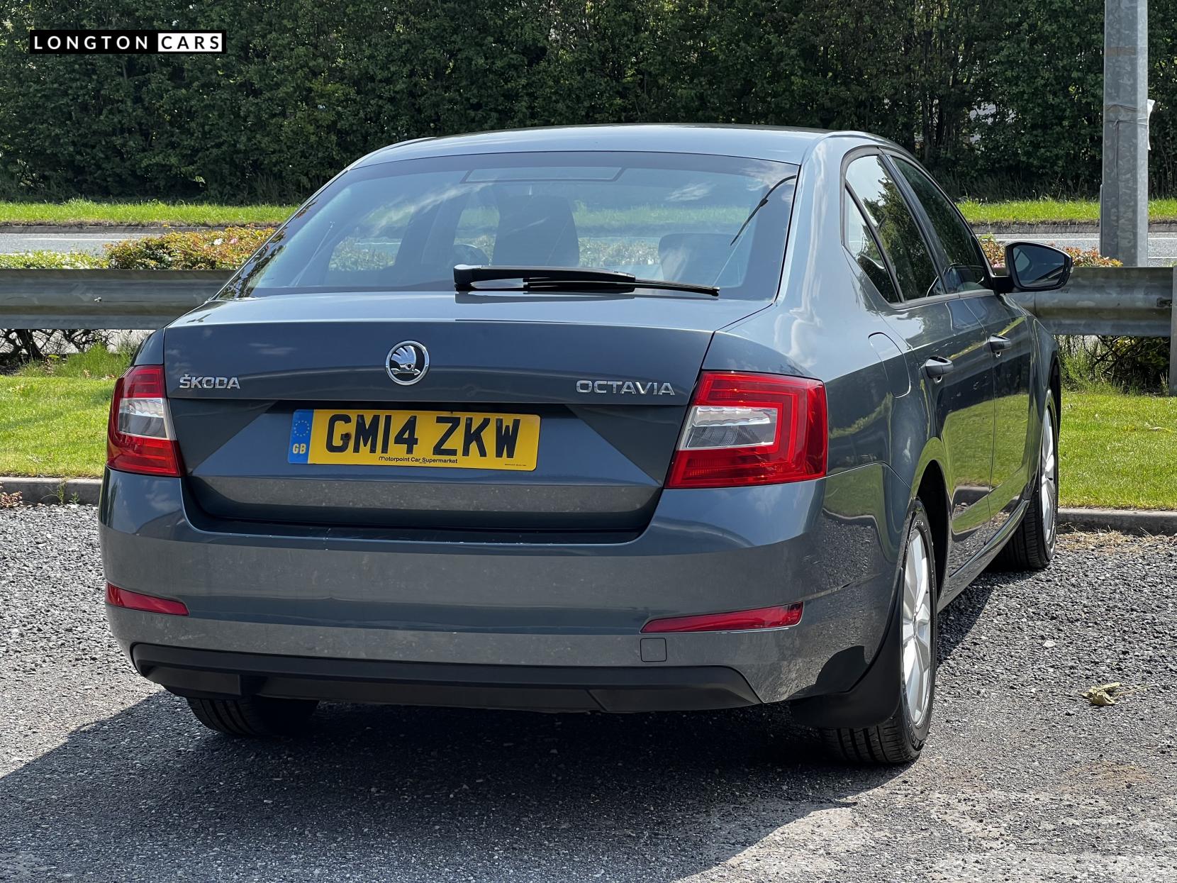 Skoda Octavia 1.6 TDI S Hatchback 5dr Diesel Manual Euro 5 (s/s) (105 ps)