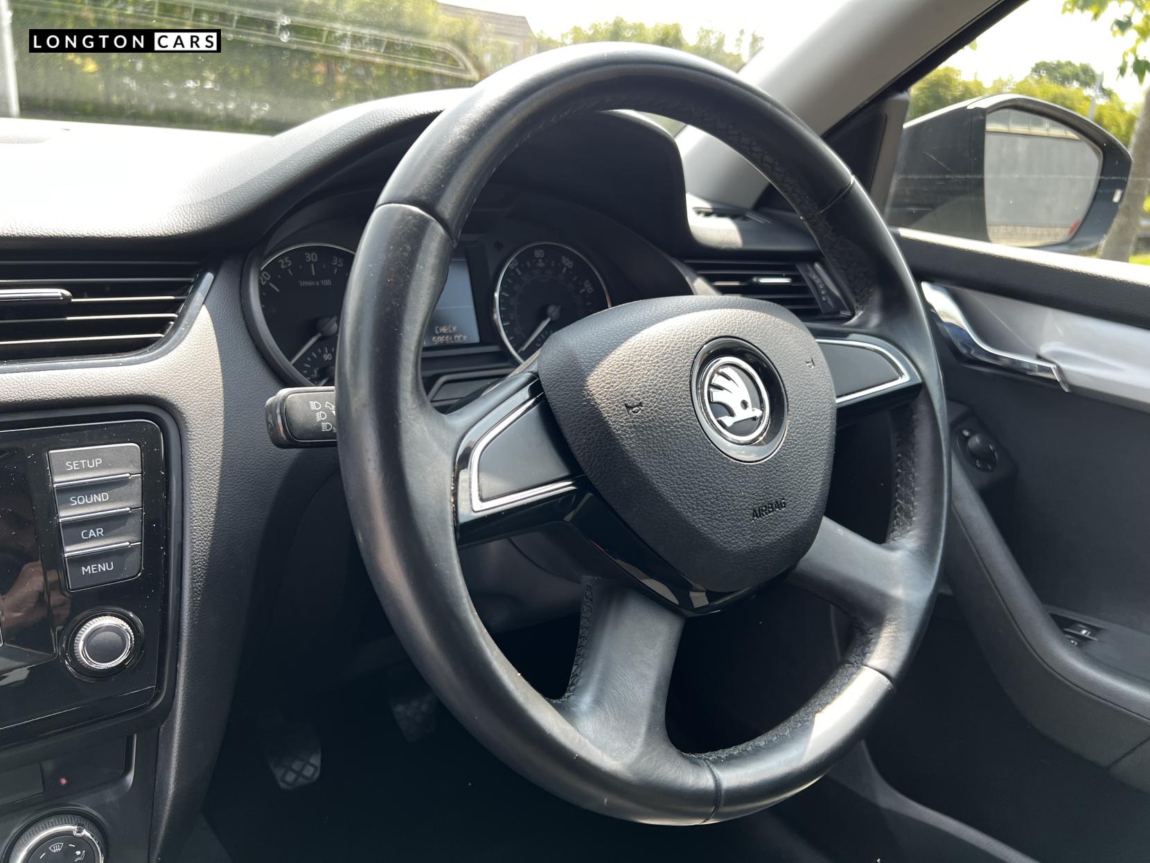 Skoda Octavia 1.6 TDI S Hatchback 5dr Diesel Manual Euro 5 (s/s) (105 ps)
