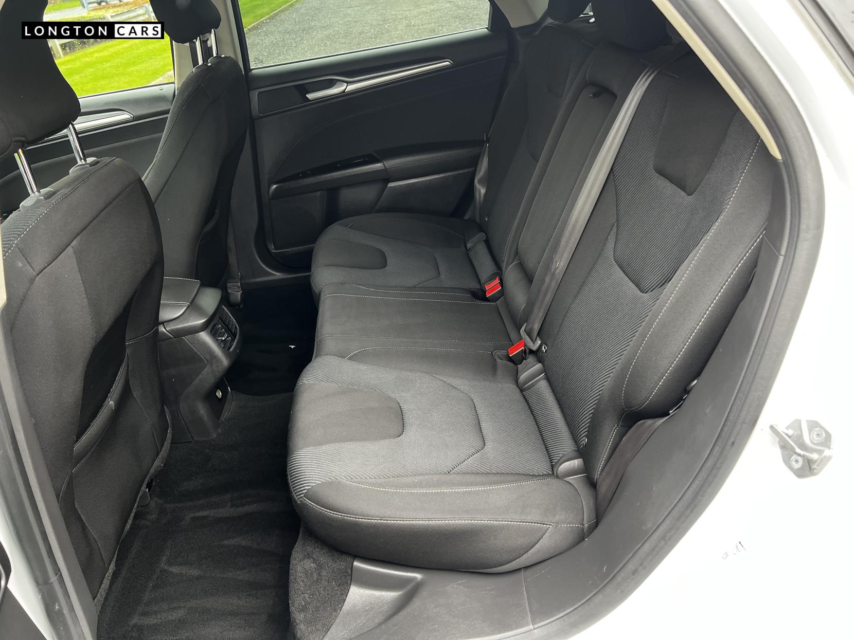 Ford Mondeo 2.0 TDCi Titanium Hatchback 5dr Diesel Manual Euro 6 (s/s) (150 ps)