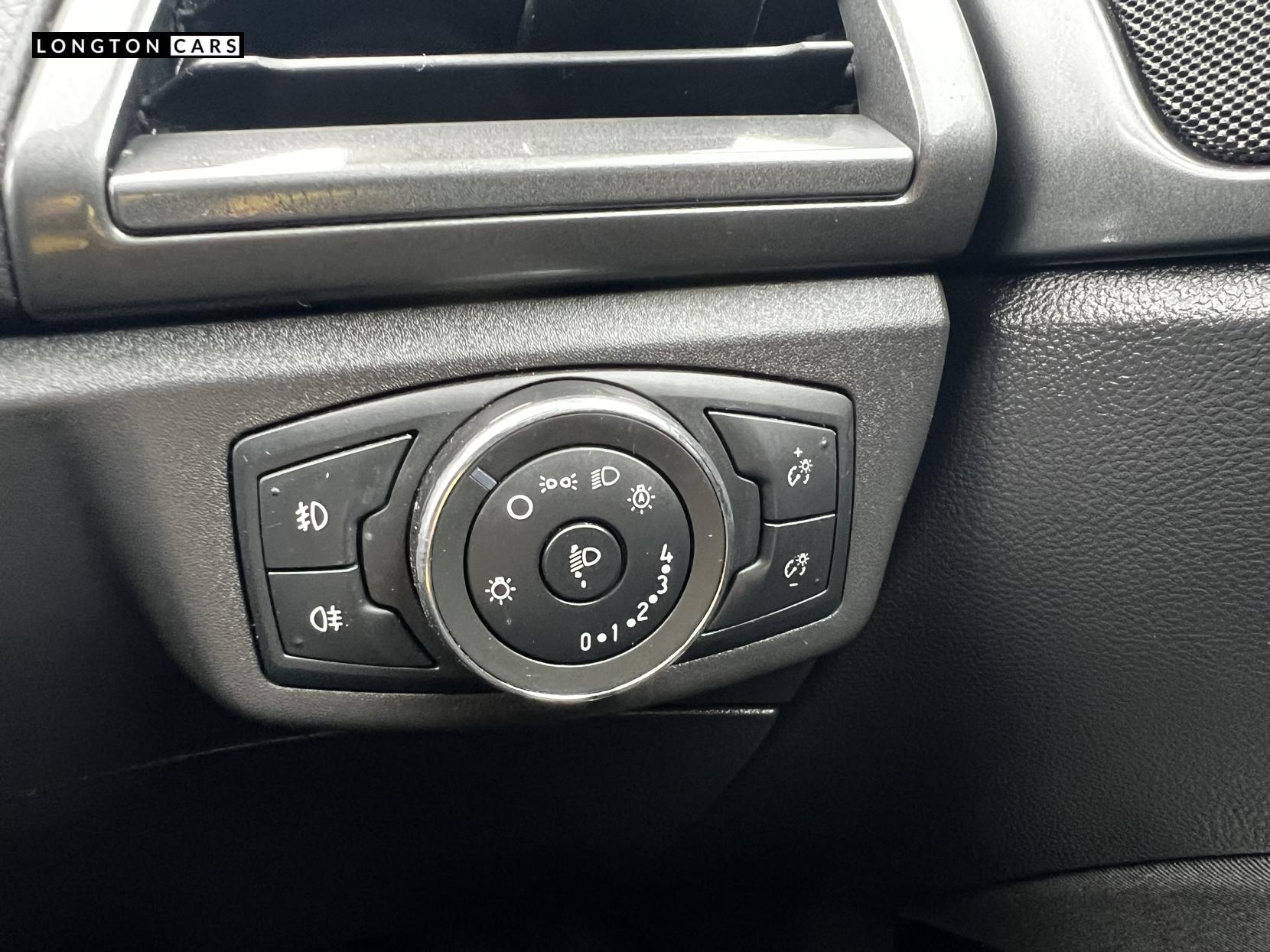 Ford Mondeo 2.0 TDCi Titanium Hatchback 5dr Diesel Manual Euro 6 (s/s) (150 ps)