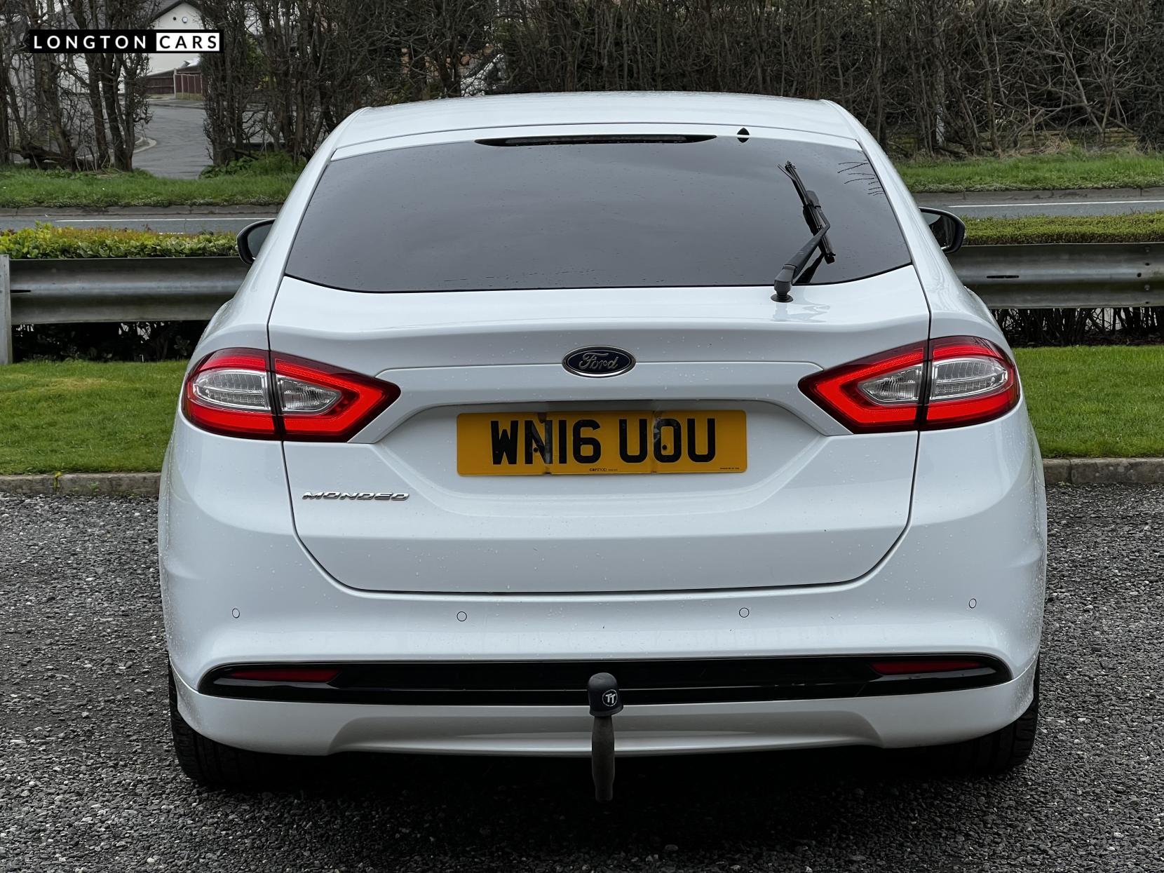 Ford Mondeo 2.0 TDCi Titanium Hatchback 5dr Diesel Manual Euro 6 (s/s) (150 ps)