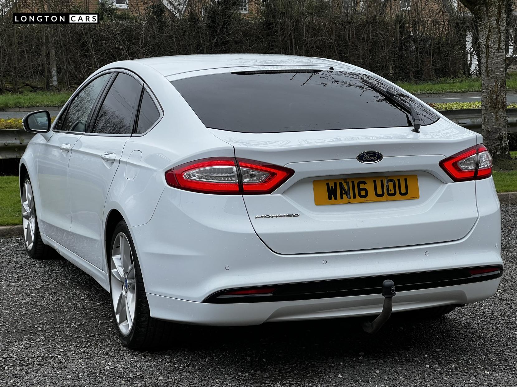 Ford Mondeo 2.0 TDCi Titanium Hatchback 5dr Diesel Manual Euro 6 (s/s) (150 ps)
