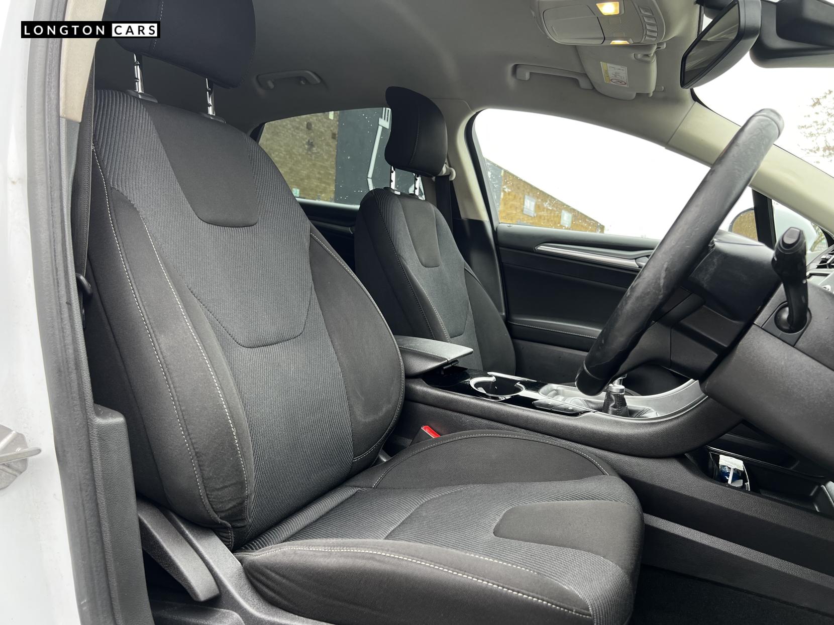 Ford Mondeo 2.0 TDCi Titanium Hatchback 5dr Diesel Manual Euro 6 (s/s) (150 ps)