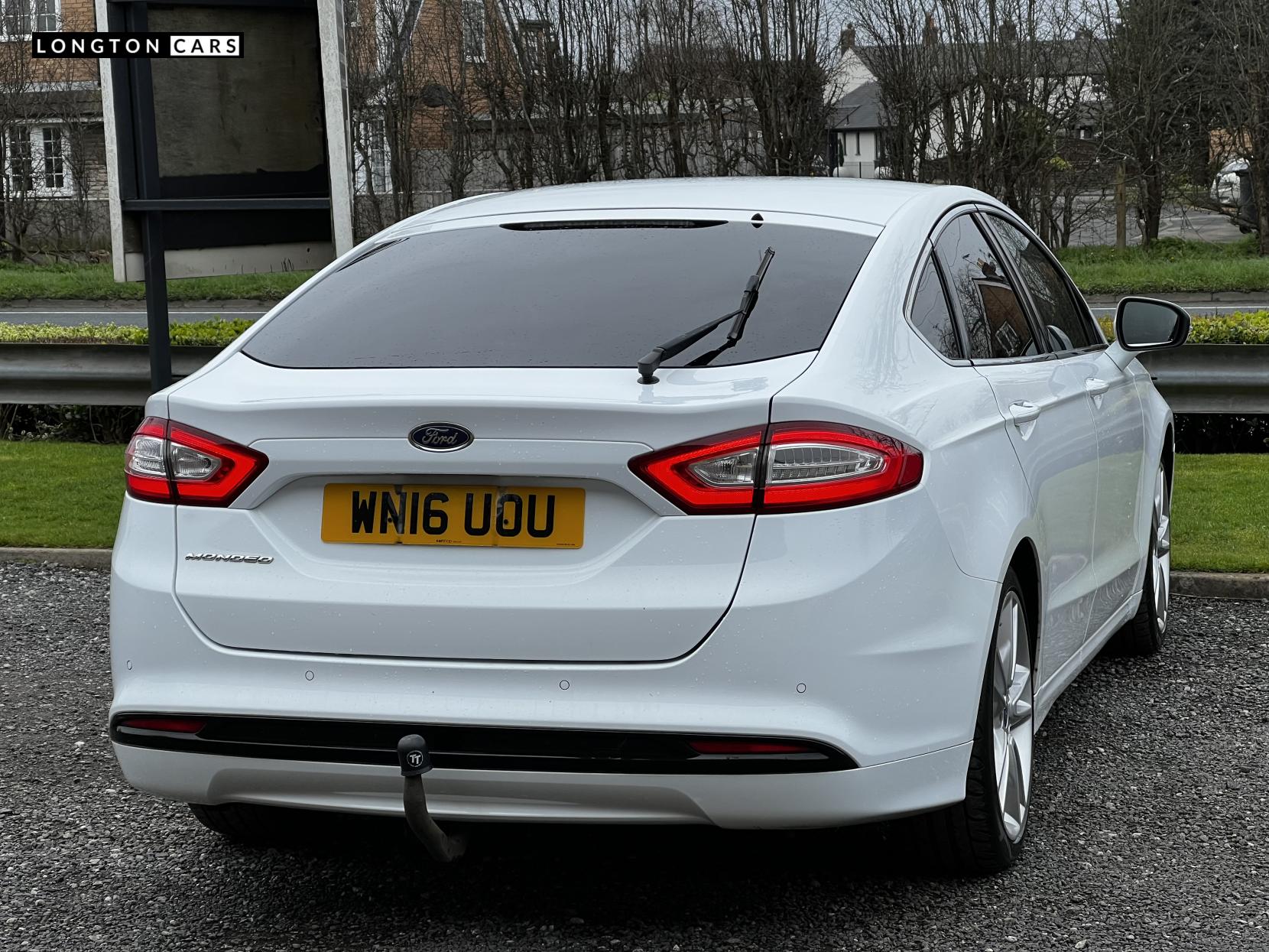 Ford Mondeo 2.0 TDCi Titanium Hatchback 5dr Diesel Manual Euro 6 (s/s) (150 ps)