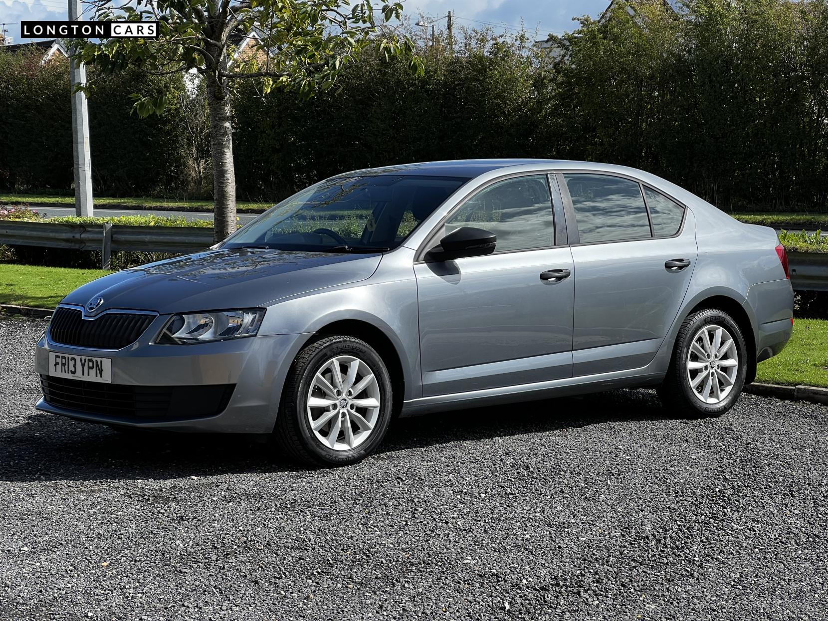 Skoda Octavia 1.6 TDI S Hatchback 5dr Diesel Manual Euro 5 (s/s) (105 ps)