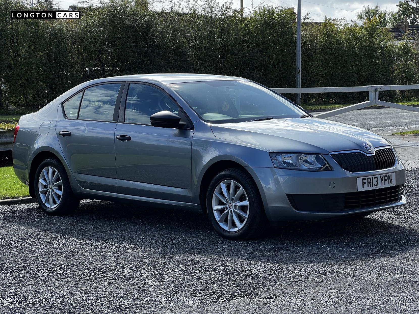 Skoda Octavia 1.6 TDI S Hatchback 5dr Diesel Manual Euro 5 (s/s) (105 ps)