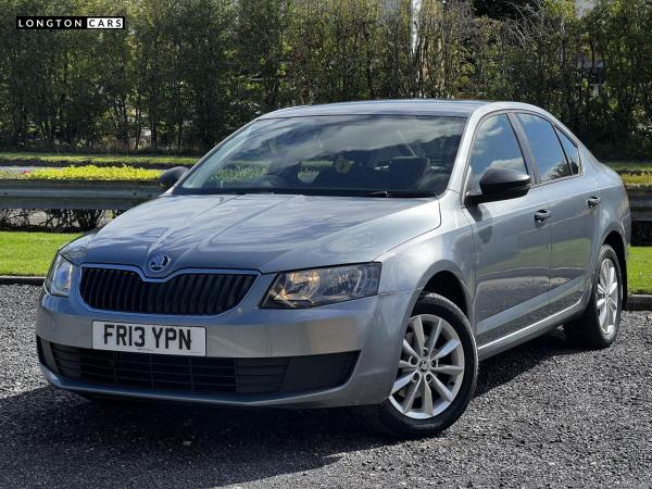 Skoda Octavia 1.6 TDI S Hatchback 5dr Diesel Manual Euro 5 (s/s) (105 ps)