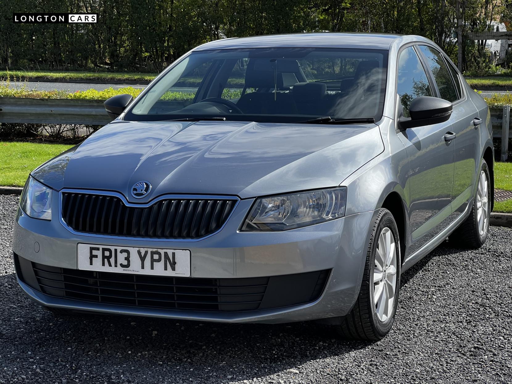 Skoda Octavia 1.6 TDI S Hatchback 5dr Diesel Manual Euro 5 (s/s) (105 ps)