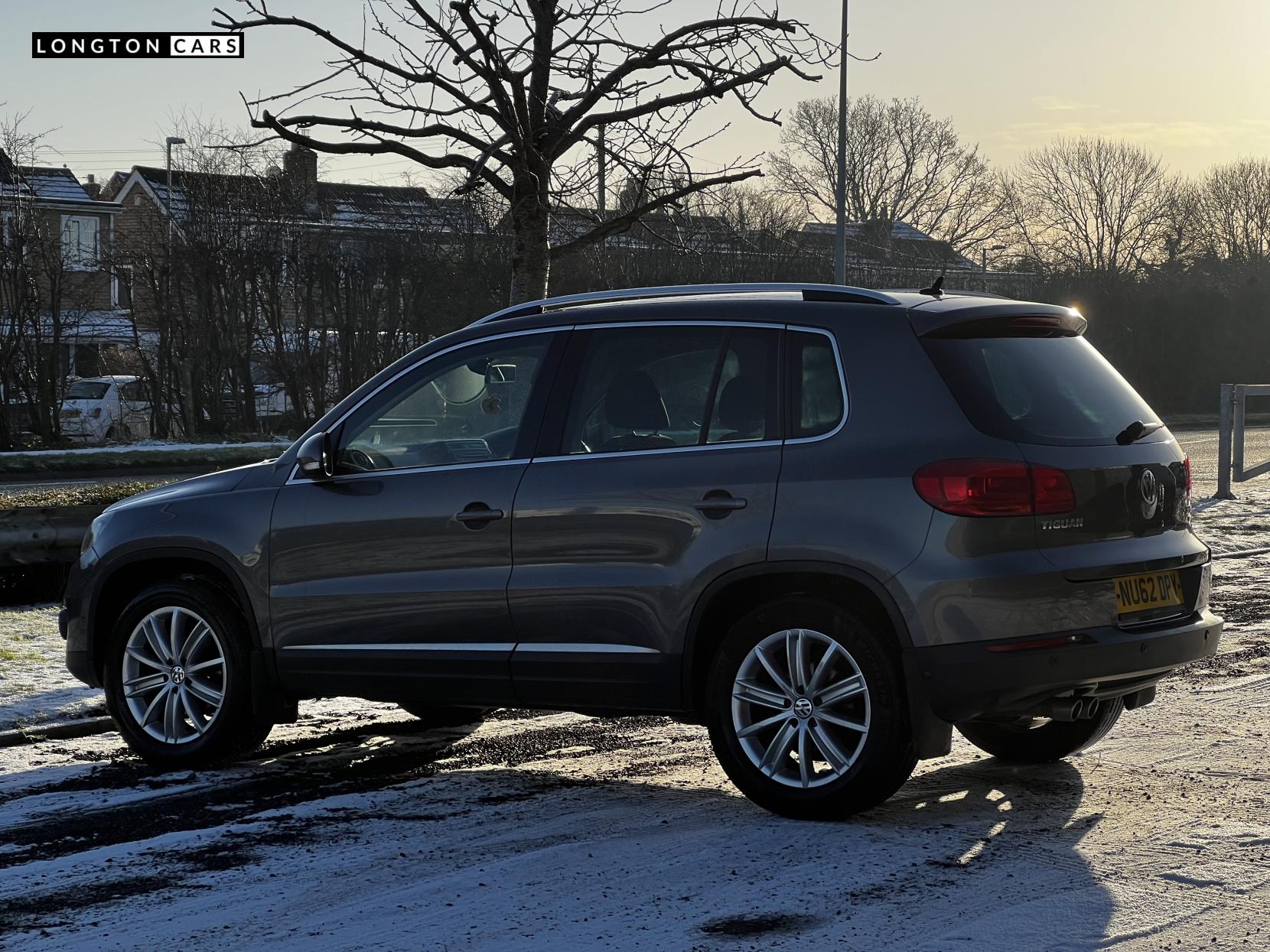 Volkswagen Tiguan 2.0 TDI Sport SUV 5dr Diesel Manual 4WD Euro 5 (170 ps)