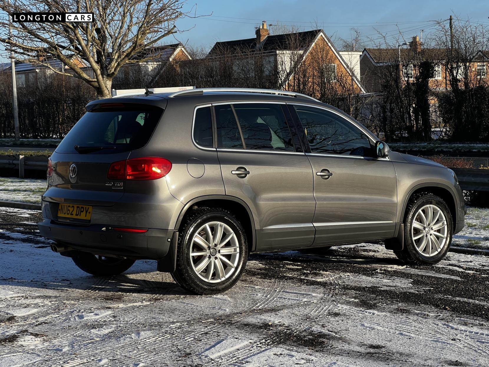 Volkswagen Tiguan 2.0 TDI Sport SUV 5dr Diesel Manual 4WD Euro 5 (170 ps)