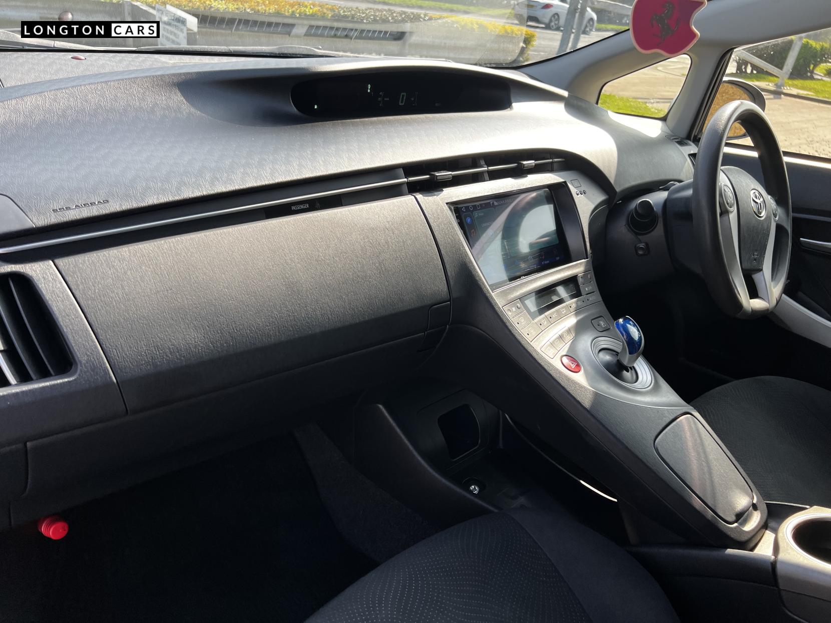 Toyota Prius 1.8 VVT-h T3 Hatchback 5dr Petrol Hybrid CVT Euro 5 (s/s) (136 ps)