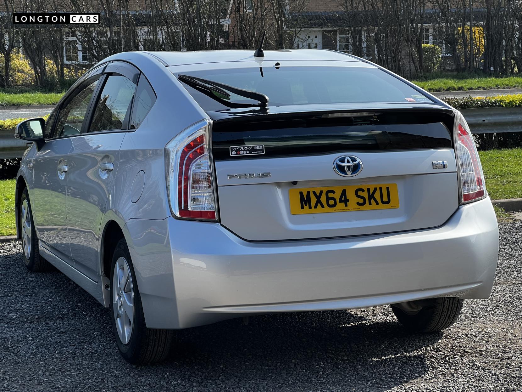 Toyota Prius 1.8 VVT-h T3 Hatchback 5dr Petrol Hybrid CVT Euro 5 (s/s) (136 ps)