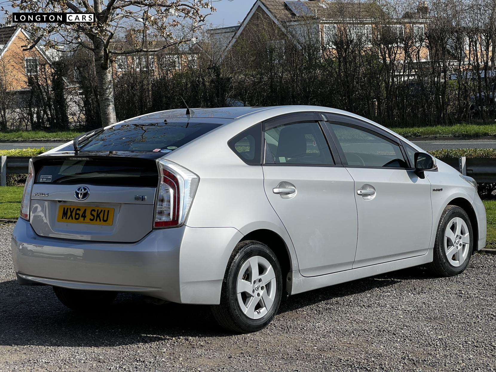 Toyota Prius 1.8 VVT-h T3 Hatchback 5dr Petrol Hybrid CVT Euro 5 (s/s) (136 ps)