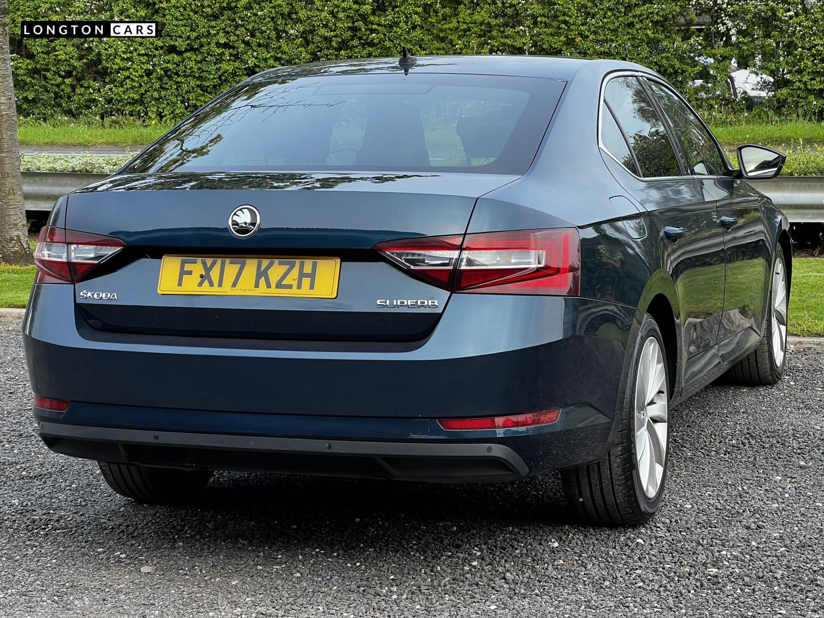 Skoda Superb 2.0 TDI SE L Executive Hatchback 5dr Diesel DSG Auto 6Spd Euro 6 (s/s) (150 ps)