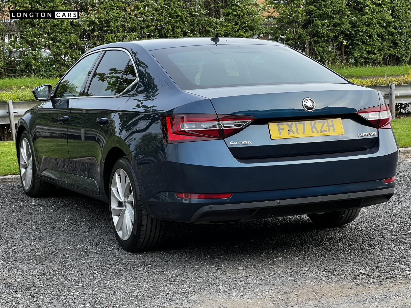 Skoda Superb 2.0 TDI SE L Executive Hatchback 5dr Diesel DSG Auto 6Spd Euro 6 (s/s) (150 ps)