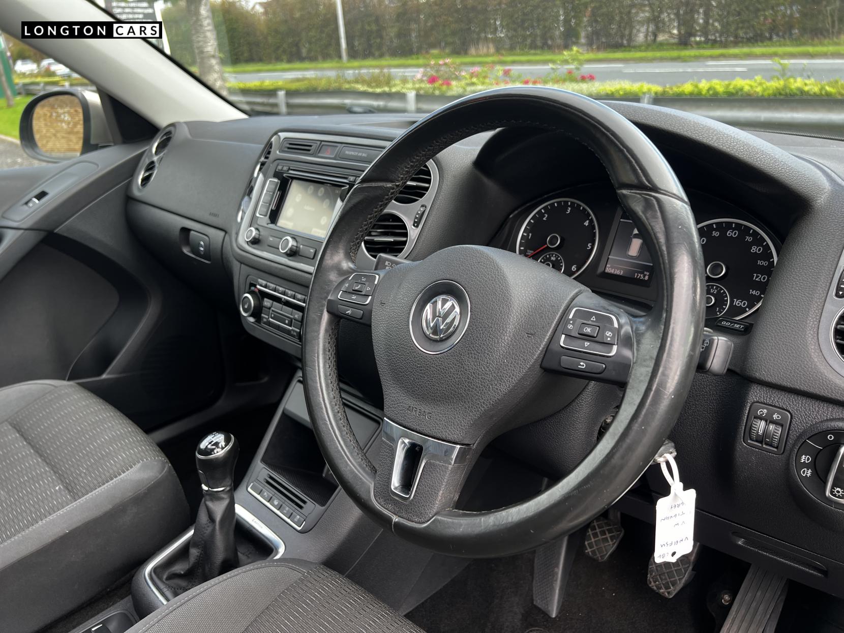 Volkswagen Tiguan 2.0 TDI BlueMotion Tech SE SUV 5dr Diesel Manual 4WD Euro 5 (s/s) (140 ps)