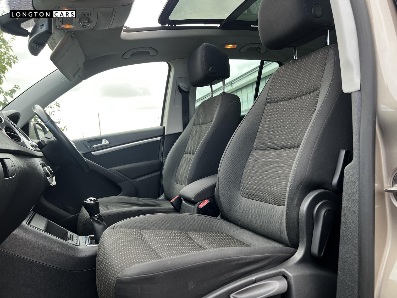 Volkswagen Tiguan 2.0 TDI BlueMotion Tech SE SUV 5dr Diesel Manual 4WD Euro 5 (s/s) (140 ps)