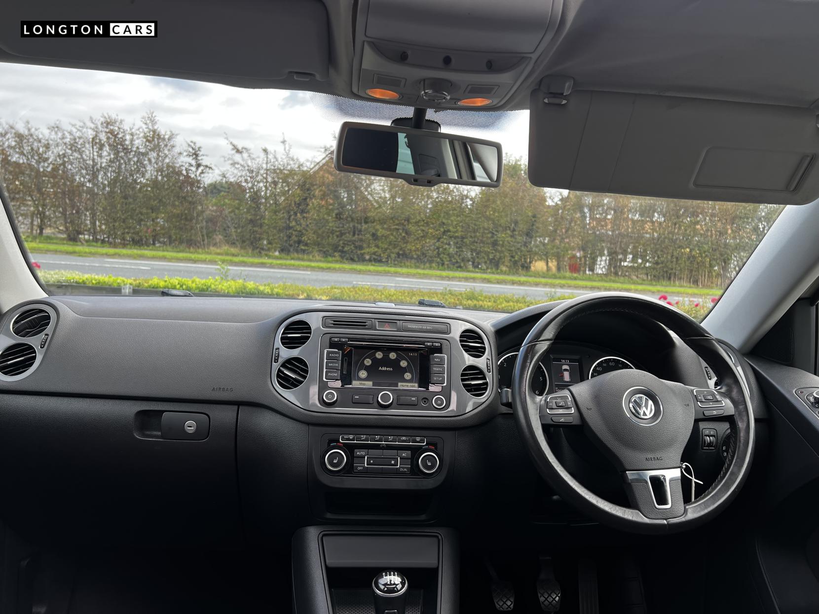 Volkswagen Tiguan 2.0 TDI BlueMotion Tech SE SUV 5dr Diesel Manual 4WD Euro 5 (s/s) (140 ps)