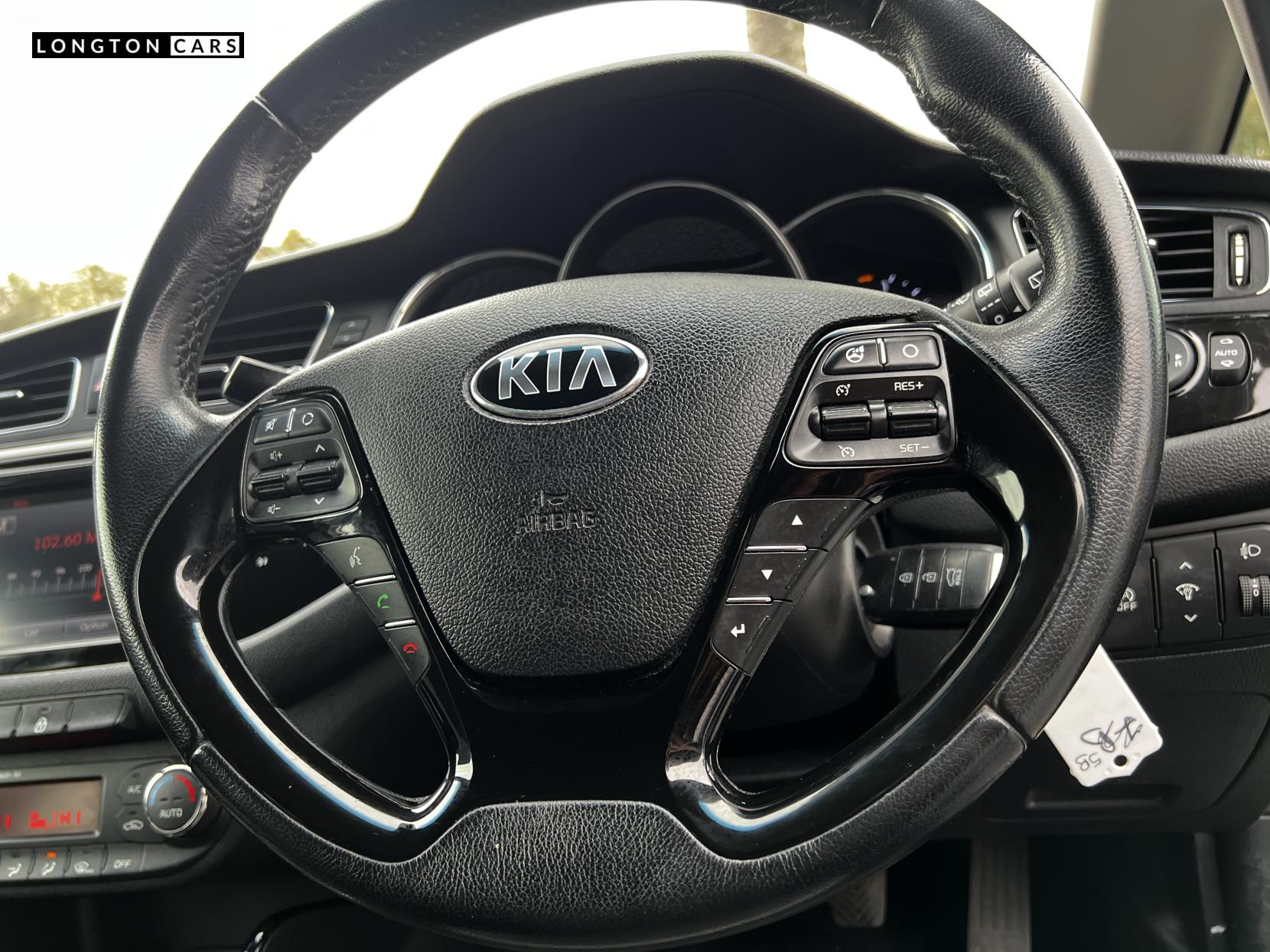 Kia Ceed 1.6 CRDi EcoDynamics 3 Hatchback 5dr Diesel Manual Euro 5 (s/s) (126 bhp)