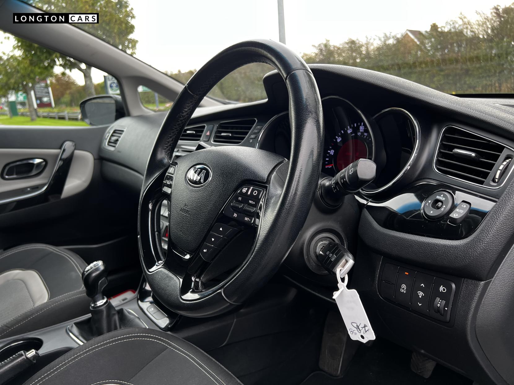 Kia Ceed 1.6 CRDi EcoDynamics 3 Hatchback 5dr Diesel Manual Euro 5 (s/s) (126 bhp)