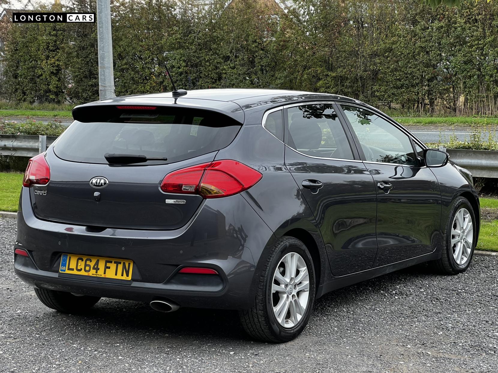 Kia Ceed 1.6 CRDi EcoDynamics 3 Hatchback 5dr Diesel Manual Euro 5 (s/s) (126 bhp)