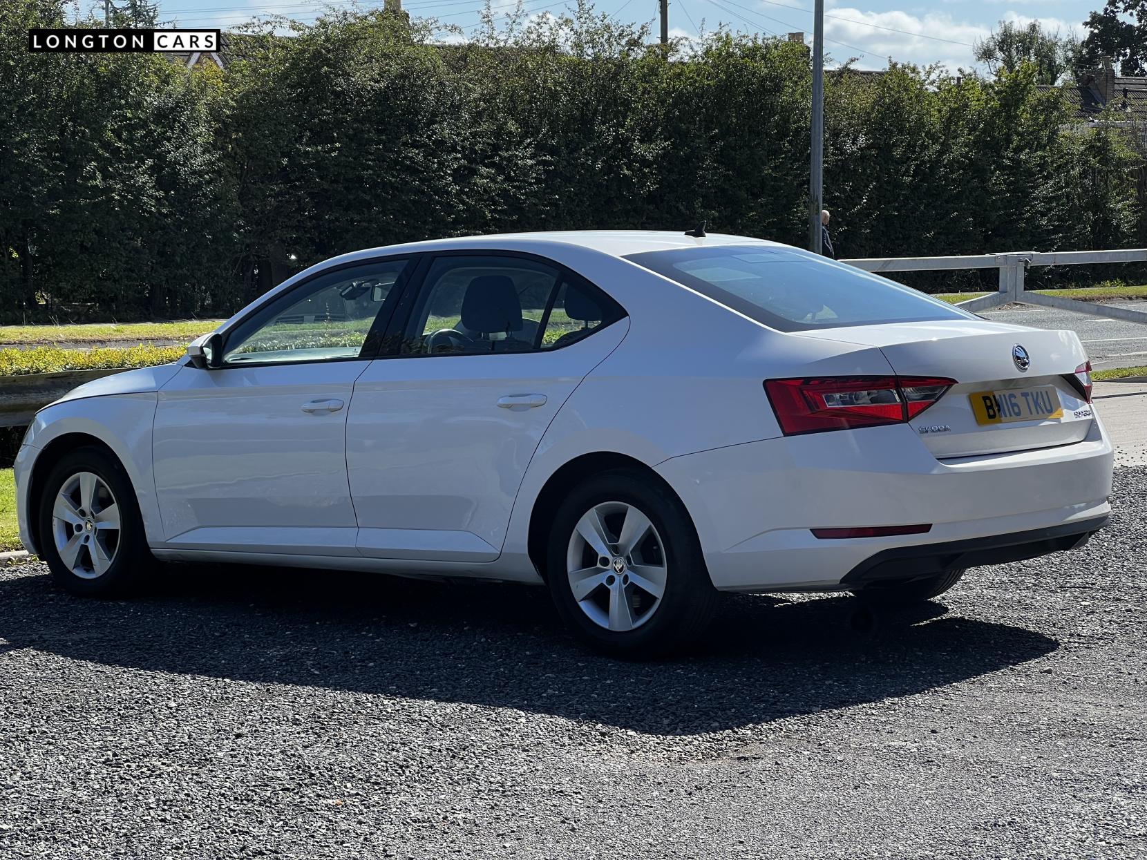 Skoda Superb 1.6 TDI S Hatchback 5dr Diesel Manual Euro 6 (s/s) (120 ps)