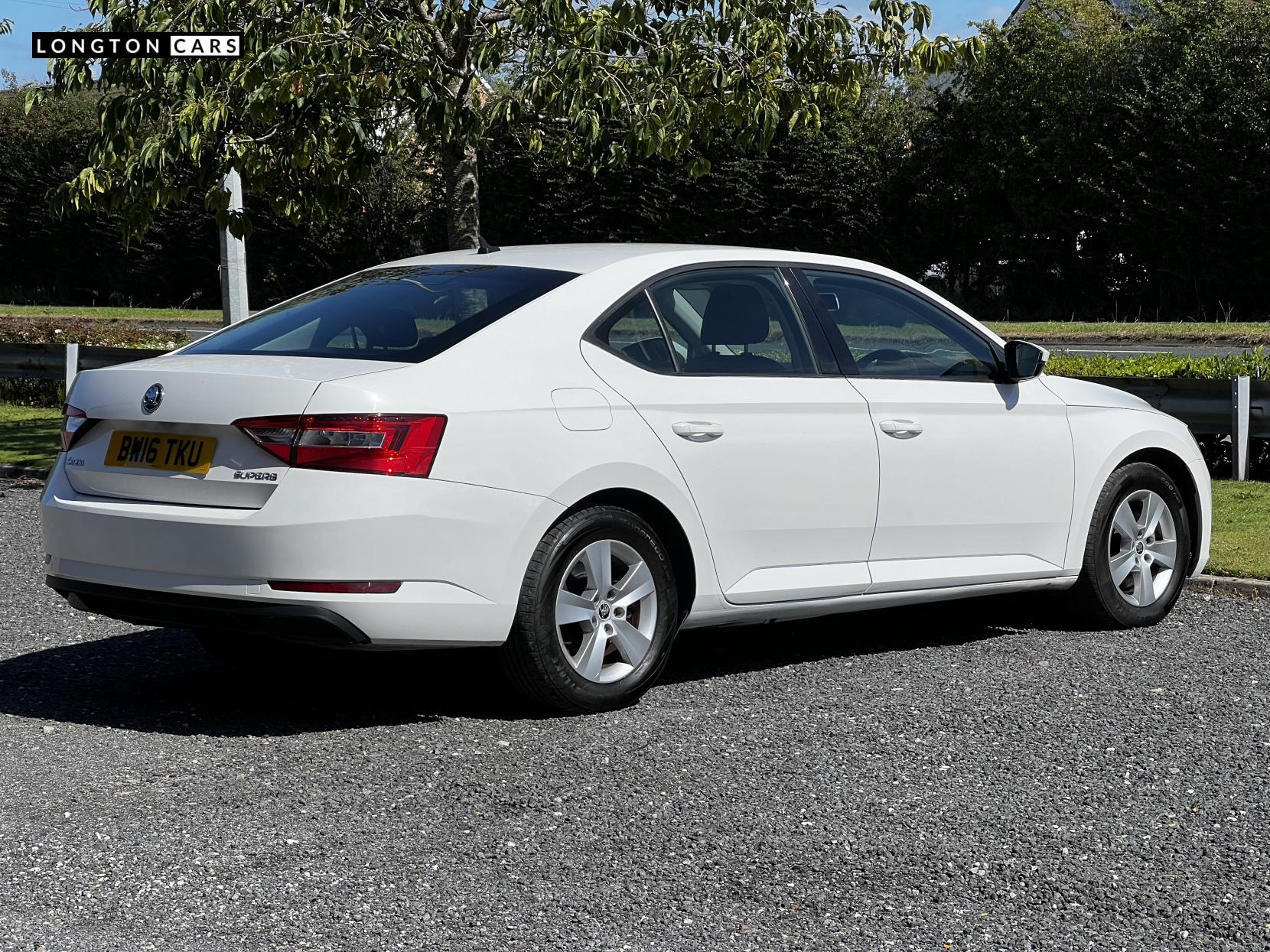 Skoda Superb 1.6 TDI S Hatchback 5dr Diesel Manual Euro 6 (s/s) (120 ps)