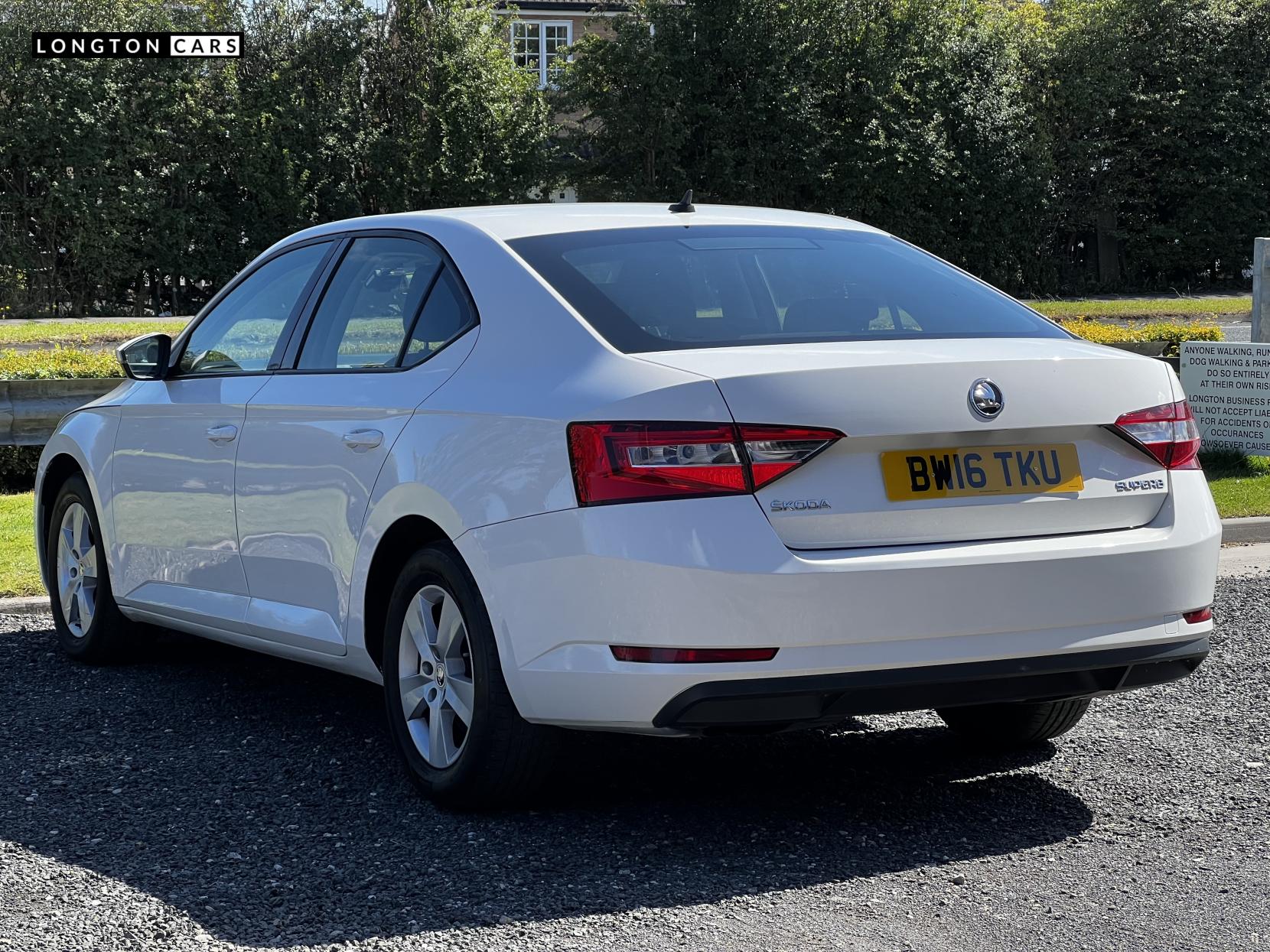 Skoda Superb 1.6 TDI S Hatchback 5dr Diesel Manual Euro 6 (s/s) (120 ps)