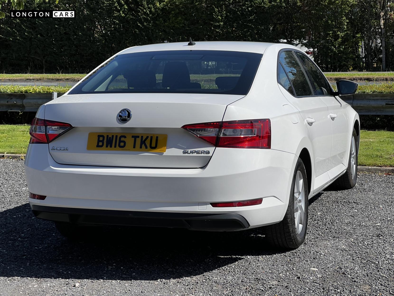 Skoda Superb 1.6 TDI S Hatchback 5dr Diesel Manual Euro 6 (s/s) (120 ps)